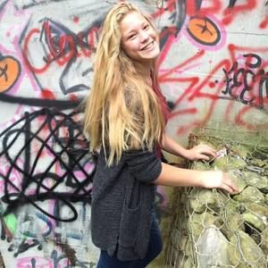 Meet your Posher, Abby